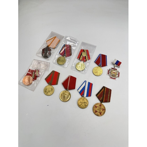 2516 - Ten USSR medals