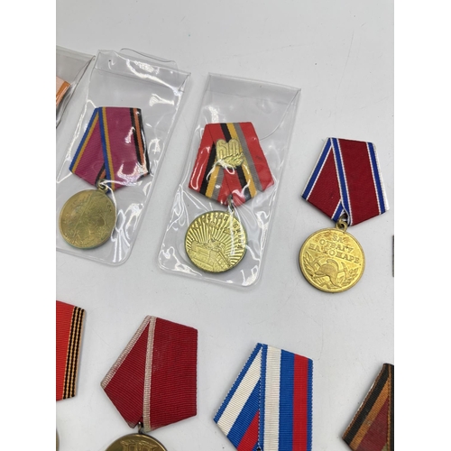 2516 - Ten USSR medals