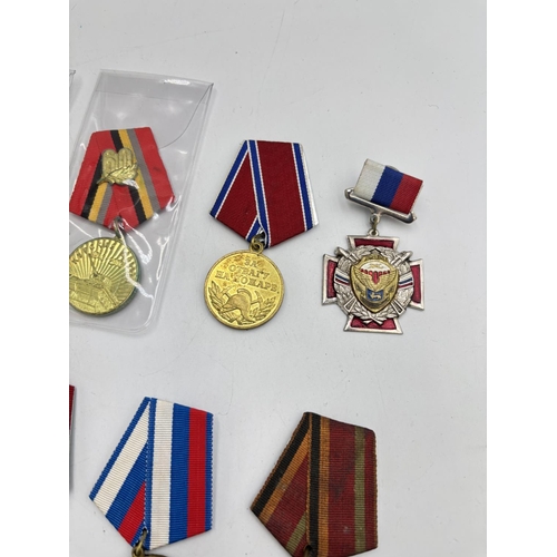 2516 - Ten USSR medals