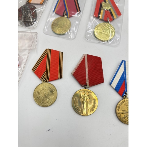 2516 - Ten USSR medals