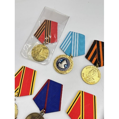 2522 - Ten USSR medals