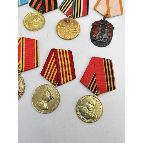 2522 - Ten USSR medals