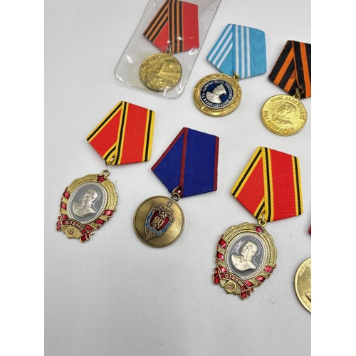 2522 - Ten USSR medals