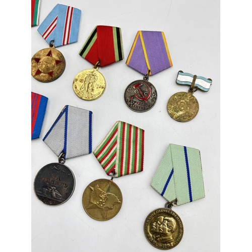 2524 - Ten USSR medals