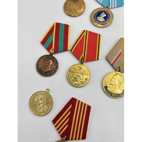 2526 - Ten USSR medals