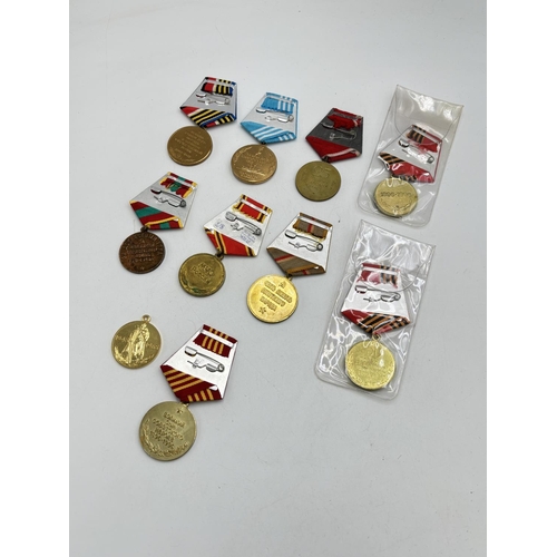 2526 - Ten USSR medals