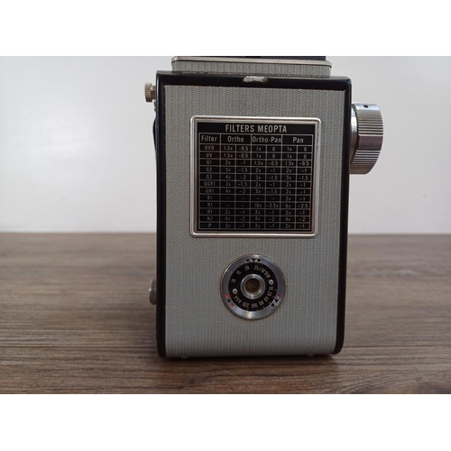 17 - A cased Meopta Flexaret VI (late version, grey skin) TLR camera for 120 film fitted with Belar 3.5/8... 