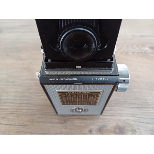 17 - A cased Meopta Flexaret VI (late version, grey skin) TLR camera for 120 film fitted with Belar 3.5/8... 