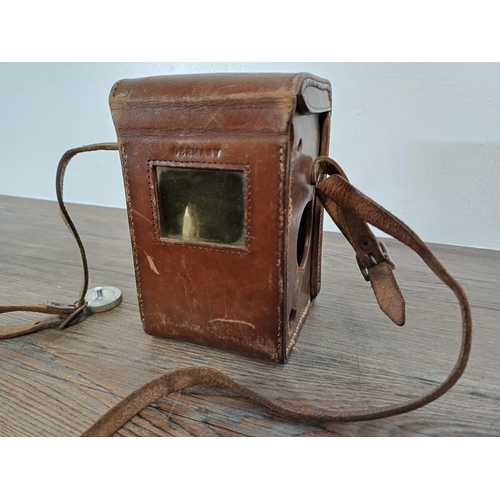 31 - A cased 1930s Franke & Heidecke Rolleiflex 'Old Standard' model 622 (serial no. 461646) TLR camera f... 