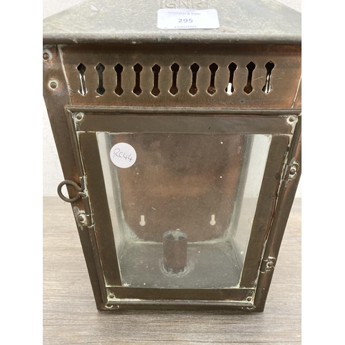 295 - An early 20th century Great Northern Railway copper lantern - approx. 32cm high