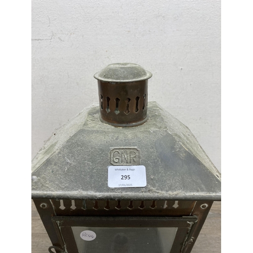 295 - An early 20th century Great Northern Railway copper lantern - approx. 32cm high