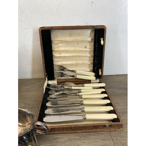 299 - A collection of metalware to include Art Deco cased Firth Staybrite cutlery set, Viners Ltd of Sheff... 