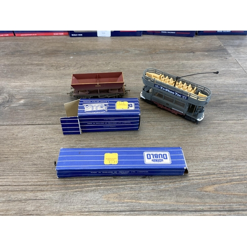 323 - A collection of boxed and unboxed model railway items to include Hornby Railroad 00 gauge R6372 LWB ... 