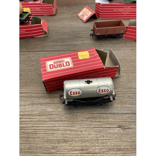 325 - Ten boxed Hornby Dublo model railway items to include 4625 20 ton grain wagon, 4316 horse box, 4676 ... 