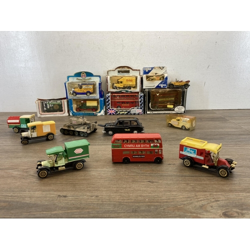 336 - A collection of diecast model vehicles to include Days Gone 52009 1935 Morris Parcels van, Telitoy M... 