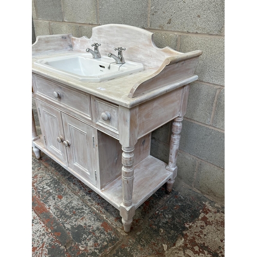 36 - A Victorian style white painted pine wash stand with fitted Savoy ceramic sink - approx. 96cm high x... 