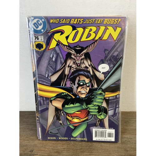 465 - Approx. one hundred and sixty DC comics. Robin (vol.1) includes #0, #1, #3, #4, #5, #6 (two copies),... 