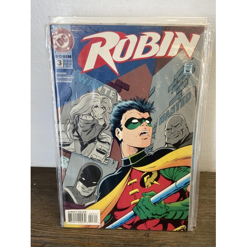 465 - Approx. one hundred and sixty DC comics. Robin (vol.1) includes #0, #1, #3, #4, #5, #6 (two copies),... 