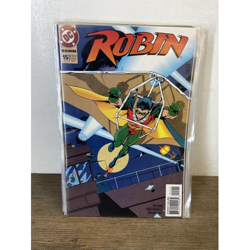 465 - Approx. one hundred and sixty DC comics. Robin (vol.1) includes #0, #1, #3, #4, #5, #6 (two copies),... 