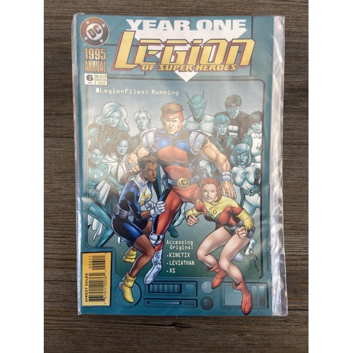 466 - Approx. two hundred DC comics. Includes Legion of Super-Heroes (vol.1) #270 and #283, Legion of Supe... 