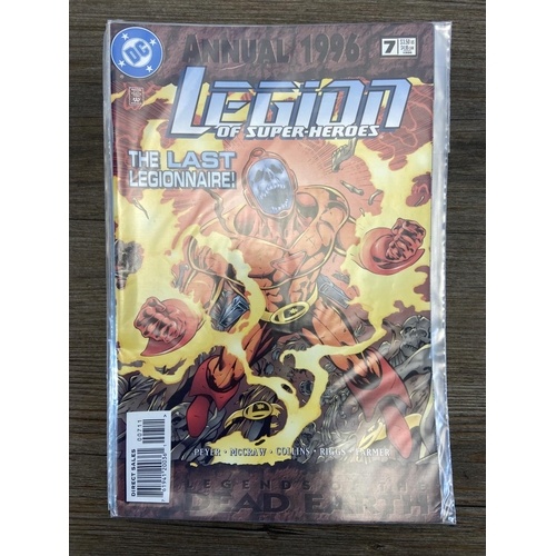 466 - Approx. two hundred DC comics. Includes Legion of Super-Heroes (vol.1) #270 and #283, Legion of Supe... 