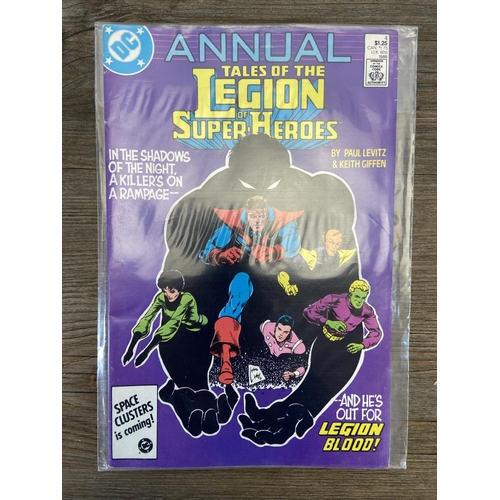 466 - Approx. two hundred DC comics. Includes Legion of Super-Heroes (vol.1) #270 and #283, Legion of Supe... 