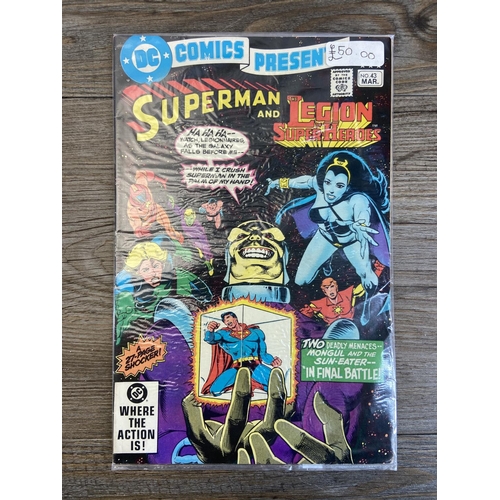 466 - Approx. two hundred DC comics. Includes Legion of Super-Heroes (vol.1) #270 and #283, Legion of Supe... 