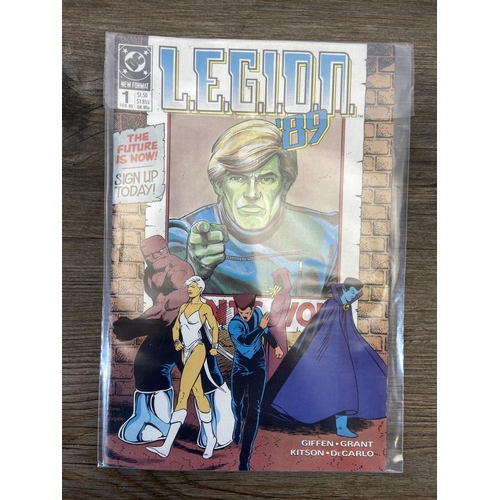 466 - Approx. two hundred DC comics. Includes Legion of Super-Heroes (vol.1) #270 and #283, Legion of Supe... 