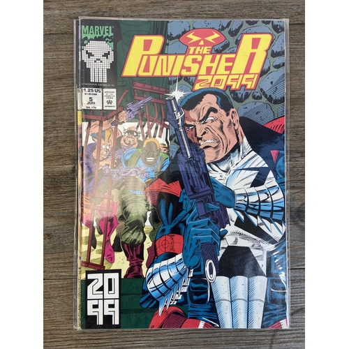 476 - Approx. one hundred and twenty Marvel comics. Includes The Punisher (vol.2) #63, #65, #66, #67, #68,... 