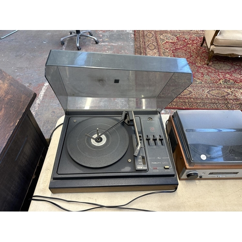 550 - Three items, one Grundig RF111GB LW/MW/VHF radio, one Fidelity UA10 two-speed autochanger turntable ... 