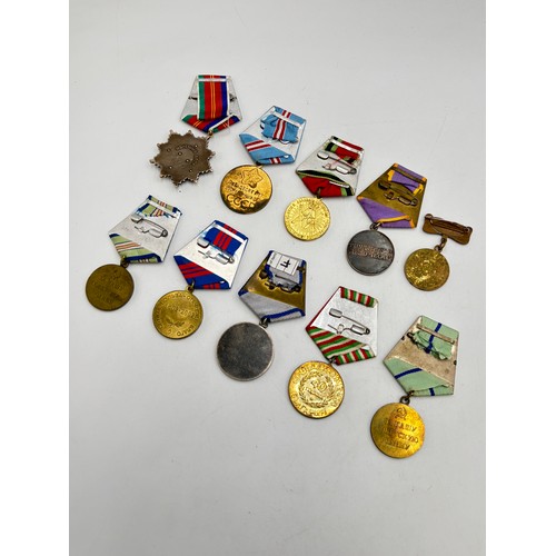 2524 - Ten USSR medals