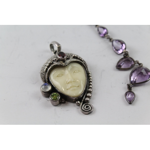 2085 - Two pieces of sterling silver gemstone jewellery to include carved face gemstone pendant etc. - appr... 