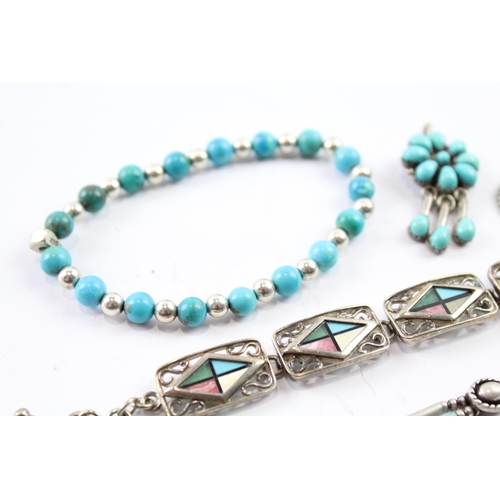 2086 - Five pieces of Native American sterling silver jewellery to include two turquoise pendants etc. - ap... 