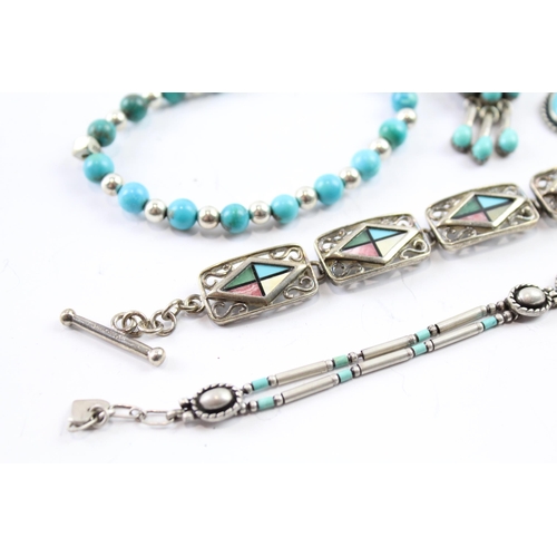 2086 - Five pieces of Native American sterling silver jewellery to include two turquoise pendants etc. - ap... 