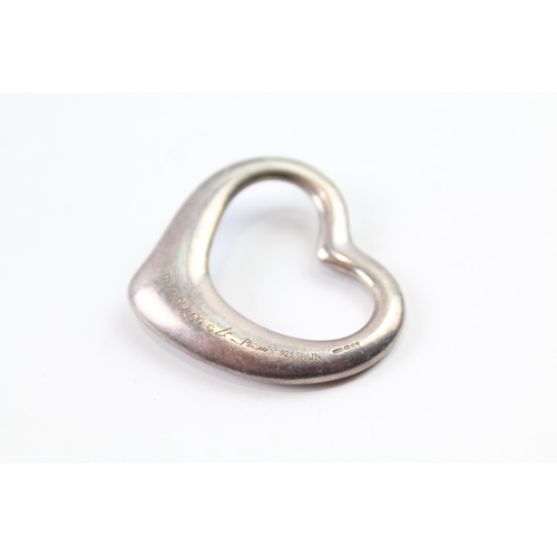 2091 - A Elsa Peretti Tiffany & Co sterling silver open heart pendant - approx. gross weight 16g