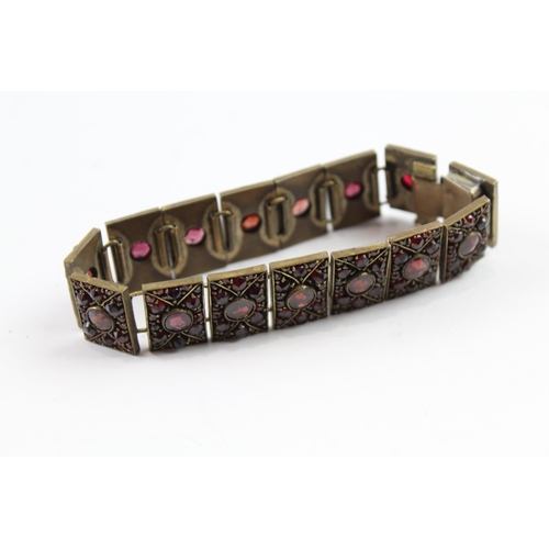 2111 - A Bohemian garnet panel bracelet