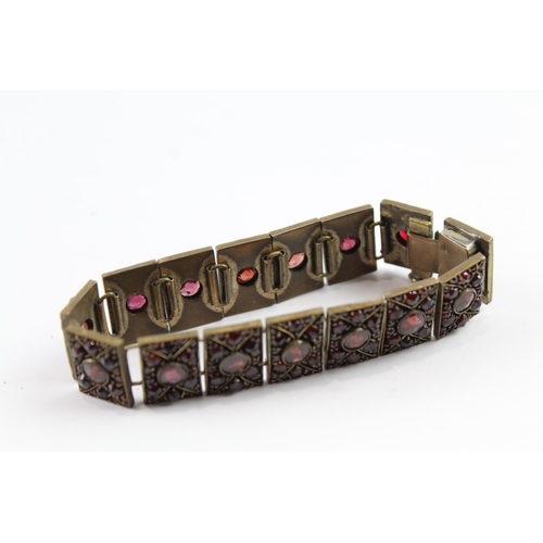 2111 - A Bohemian garnet panel bracelet