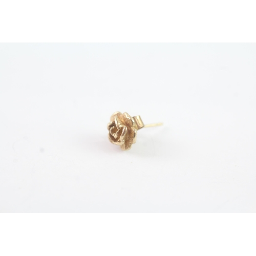 2005 - A pair of 9ct gold rose flower stud earrings - approx. gross weight 1.2g