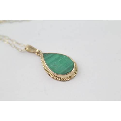 2040 - A 9ct gold malachite pendant on chain - approx. gross weight 1.9g