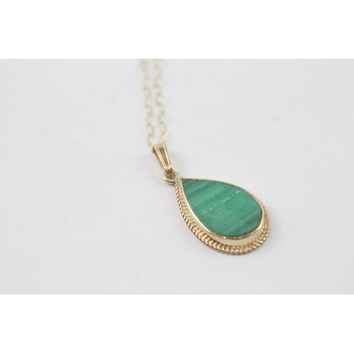 2040 - A 9ct gold malachite pendant on chain - approx. gross weight 1.9g