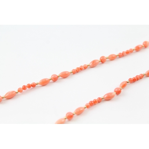 2062 - A mixed cut coral bead necklace with 9ct gold clasp - approx. gross weight 8.1g