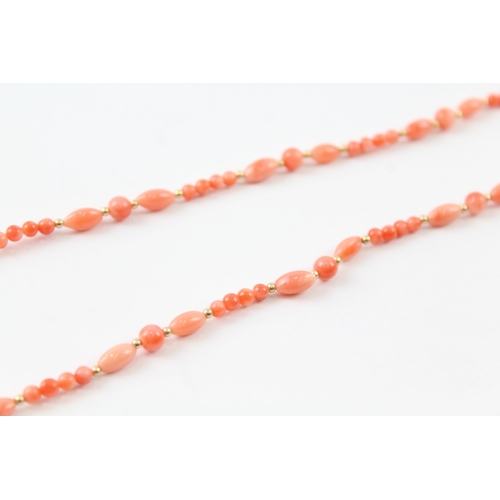 2062 - A mixed cut coral bead necklace with 9ct gold clasp - approx. gross weight 8.1g