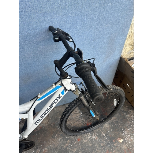 1555 - A Muddy Fox men's mountain bike