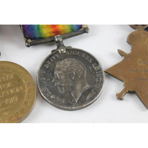 2299 - A WWI 1914-15 Star medal trio presented to 15741 Pte. J. W. Reed Yorks R.