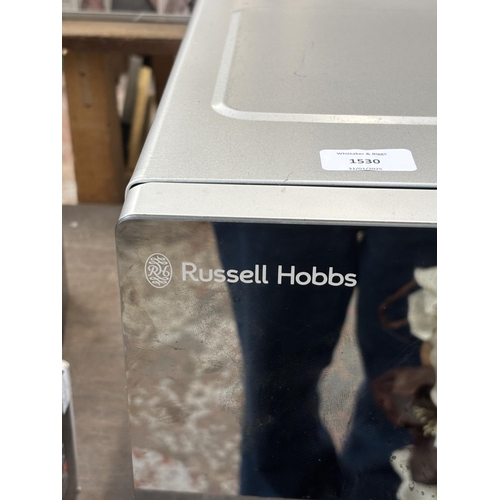 1530 - A Russell Hobbs RHFM2363S digital microwave oven