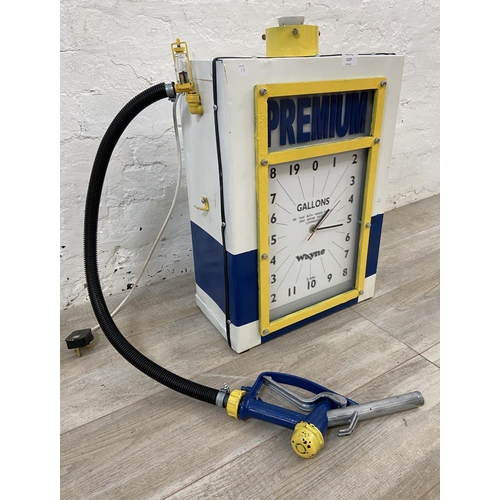 1127 - A mid 20th century Wayne fuel station petrol pump - approx. 63cm high x 46cm wide x 21cm deep