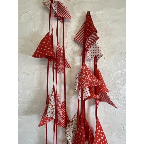 1171 - A quantity of floral and polka dot fabric bunting