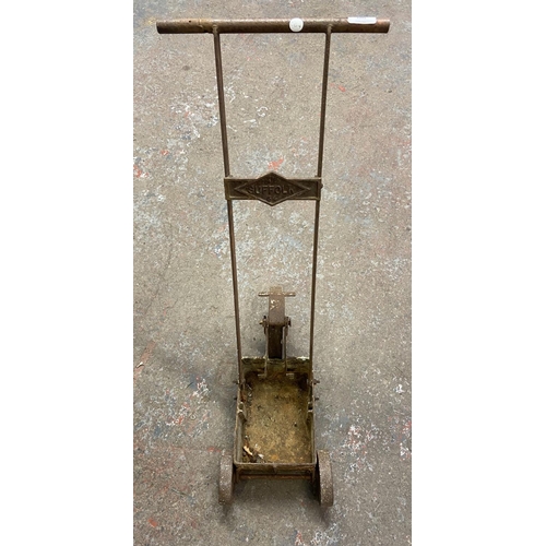 1201 - A vintage Suffolk 64 cast iron line marker