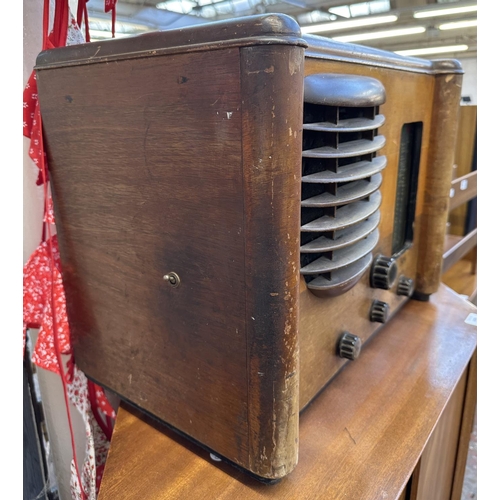 1504 - A mid 1940s Sobell 615 6 valve two-way table top radio