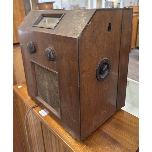 1506 - A mid 1930s Burndept Ltd. five valve, two-band table top radio